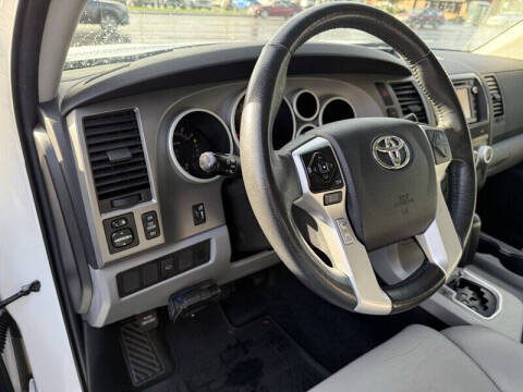 2016 Toyota Sequoia SR5