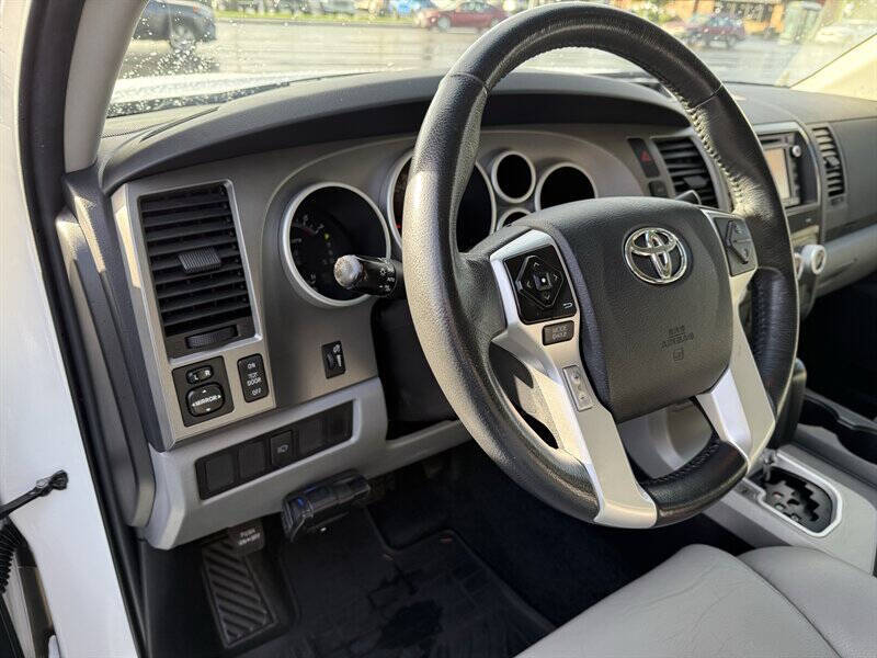 2016 Toyota Sequoia SR5