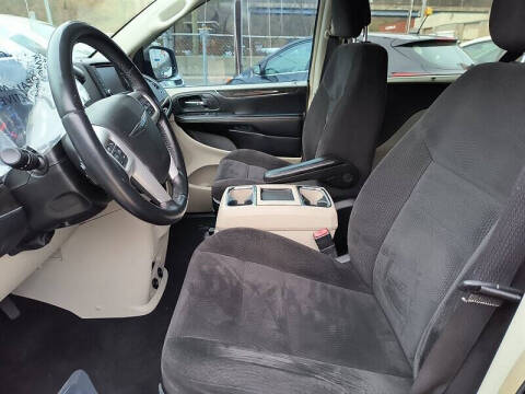 2014 Chrysler Town and Country Touring