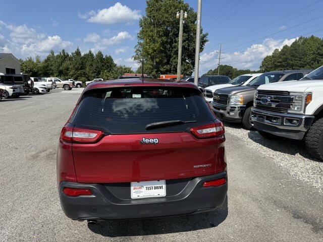 2017 Jeep Cherokee Sport