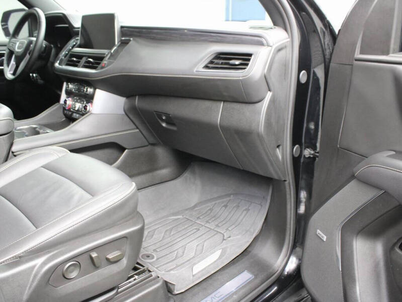 2024 GMC Yukon XL SLT