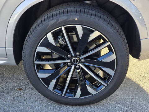 2025 Volvo XC90 B5 Plus Bright Theme 7P