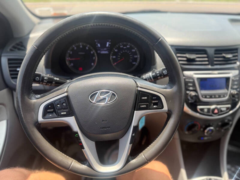 2014 Hyundai Accent SE