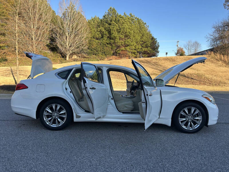 2012 Infiniti M37