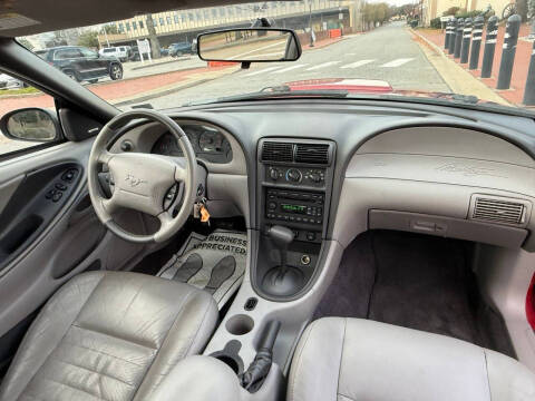 2004 Ford Mustang GT Deluxe