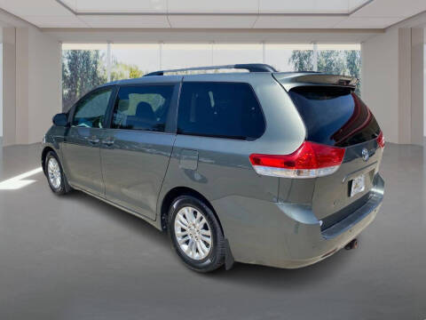 2012 Toyota Sienna