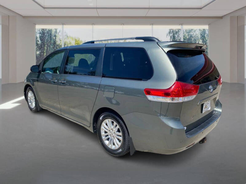 2012 Toyota Sienna