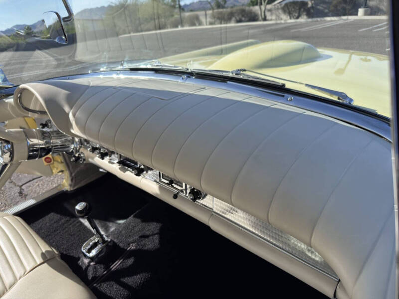 1957 Ford Thunderbird