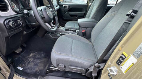 2026 Jeep Gladiator Sport