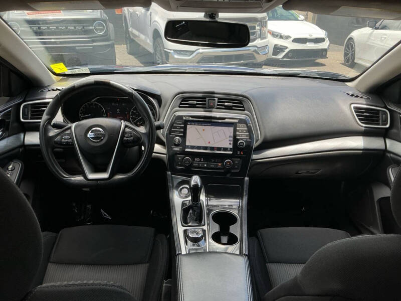 2017 Nissan Maxima