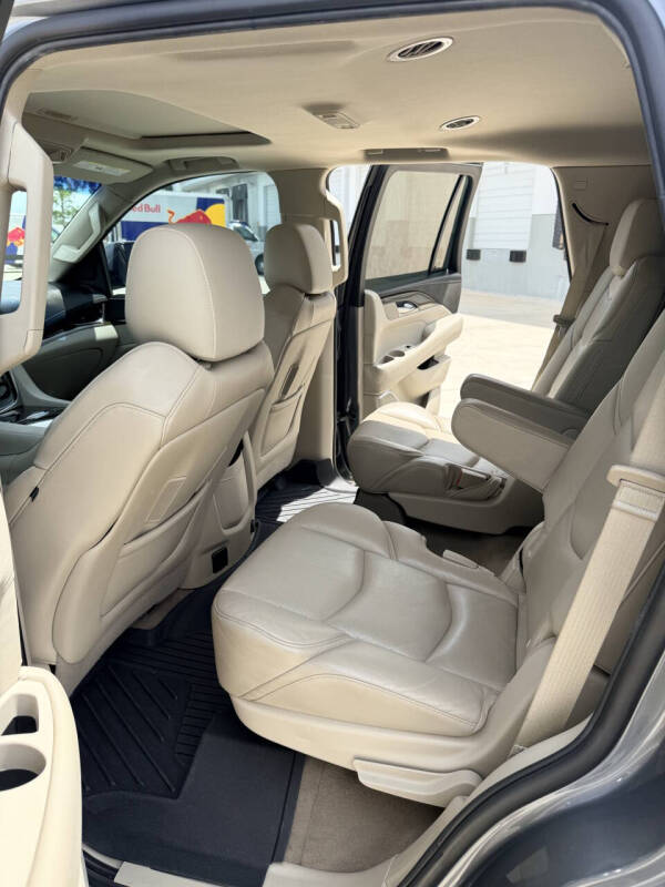 2019 Cadillac Escalade Luxury