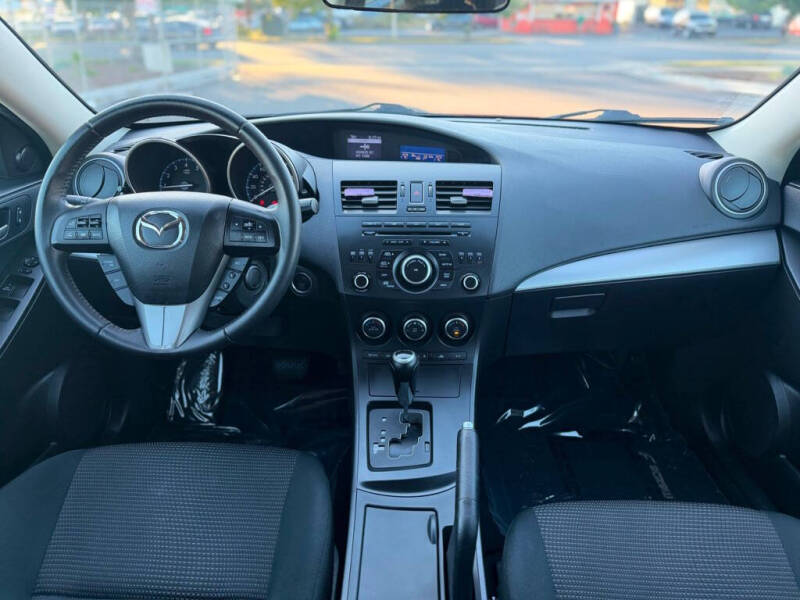 2013 Mazda MAZDA3 i Touring