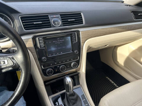 2016 Volkswagen Passat 1.8T SE