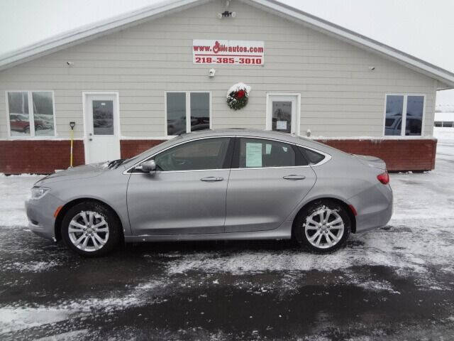 2016 Chrysler 200 for sale at GIBB'S 10 SALES LLC in New York Mills MN