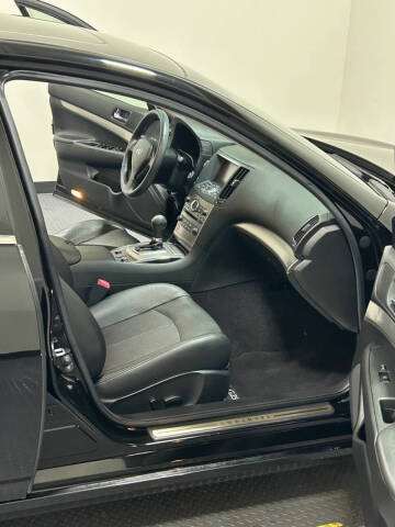 2011 Infiniti G25 Sedan x