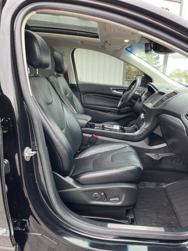 2019 Ford Edge Titanium