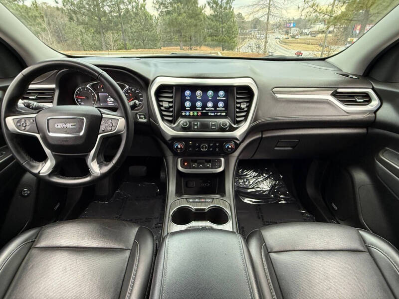 2023 GMC Acadia SLT