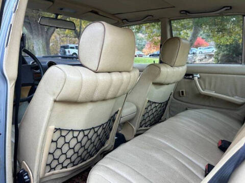 1983 Mercedes-Benz 300-Class