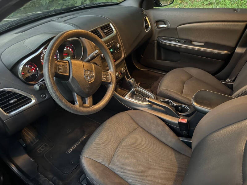 2012 Dodge Avenger SE