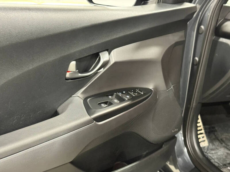 2019 Hyundai Veloster
