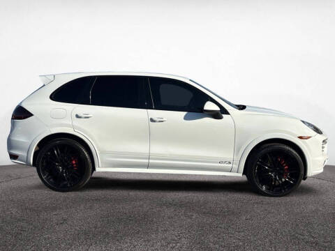 2013 Porsche Cayenne GTS