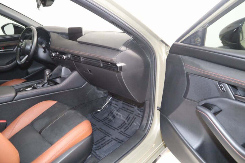 2025 Mazda Mazda3 Hatchback 2.5 Carbon Turbo