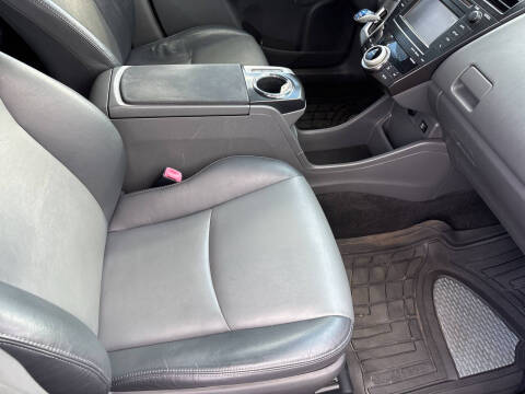 2012 Toyota Prius v Five