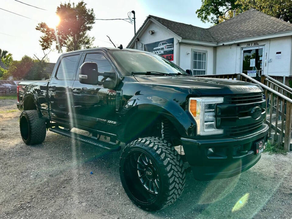 2019 Ford F-250 Lariat 4x4 Crew Cab 6-3/4' Box's photo