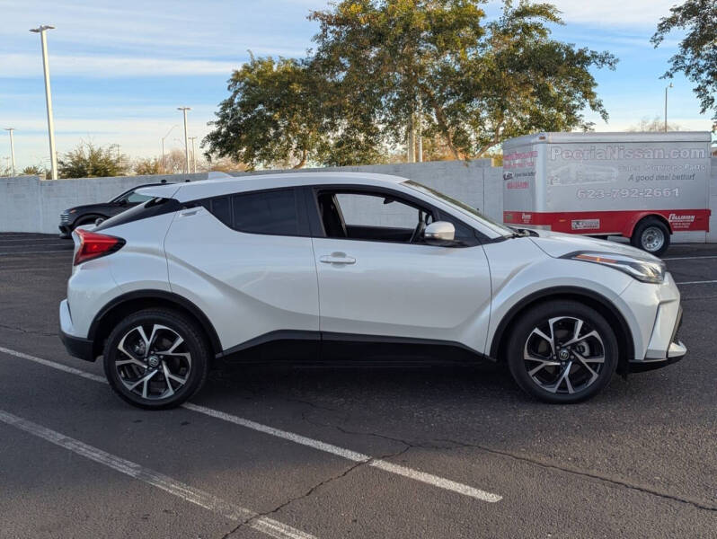 2022 Toyota C-HR XLE