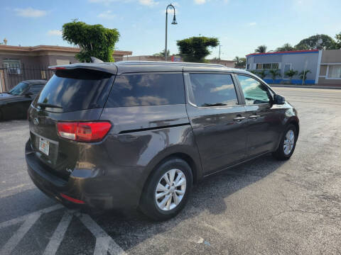 2015 Kia Sedona LX