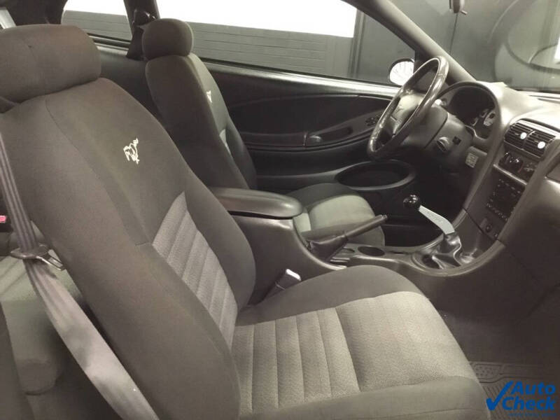 2002 Ford Mustang GT Deluxe