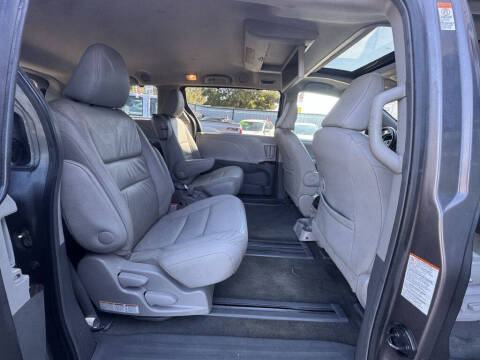 2016 Toyota Sienna