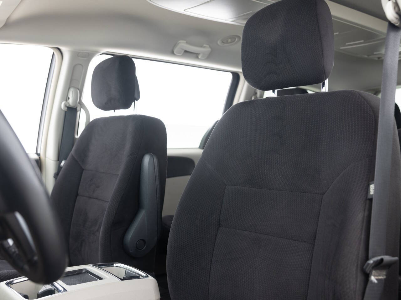 Used Car 2011 Chrysler Town And Country  Touring 4dr Mini Van For Sale Under $10,000 In Coal City, Illinois