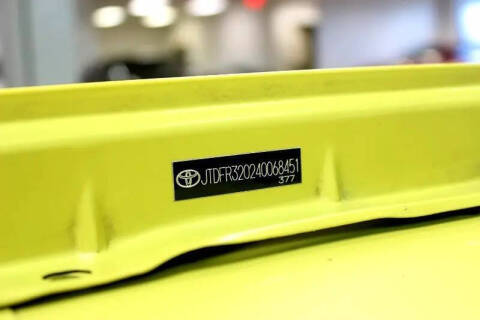 2004 Toyota MR2 Spyder