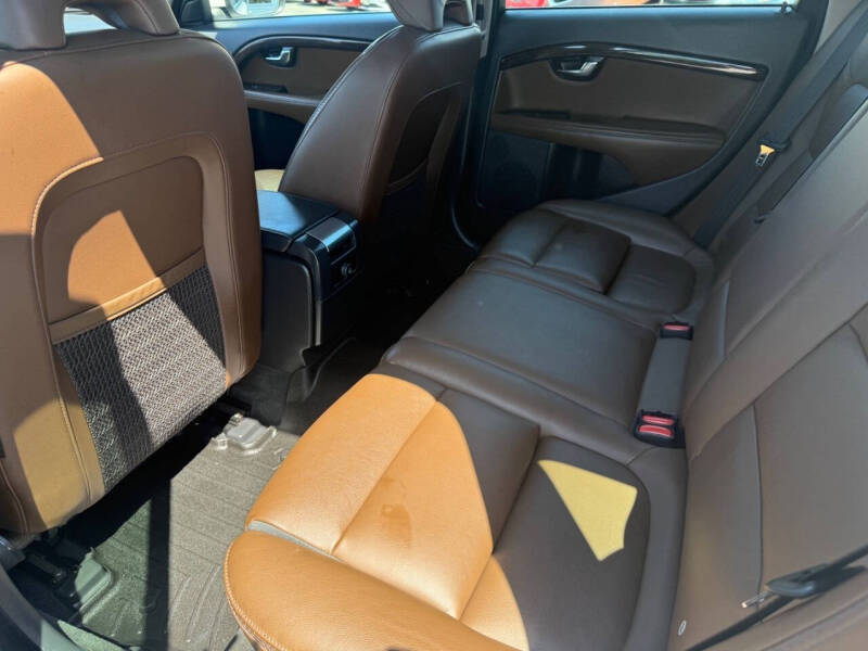 2016 Volvo XC70 T5 Platinum