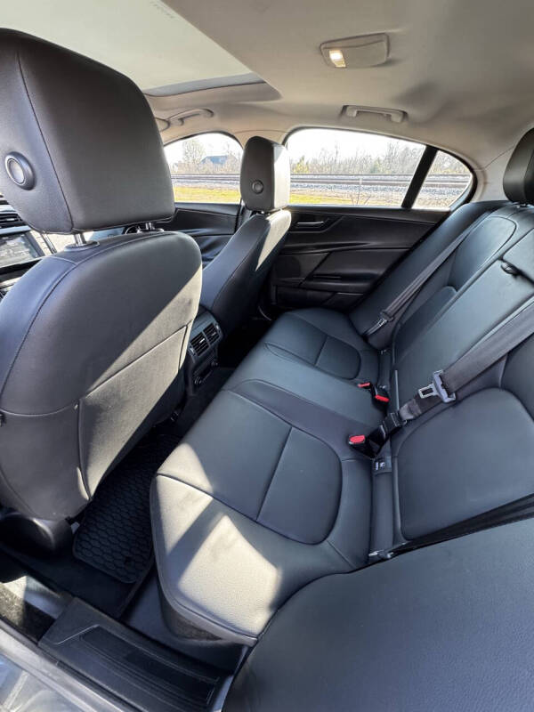 2017 Jaguar XE 25t Premium