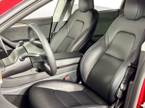 2025 Tesla Model Y Long Range