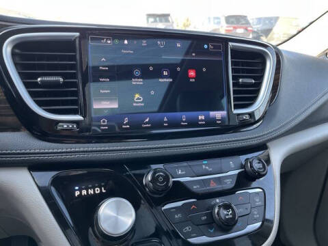 2023 Chrysler Pacifica Plug-In Hybrid Limited