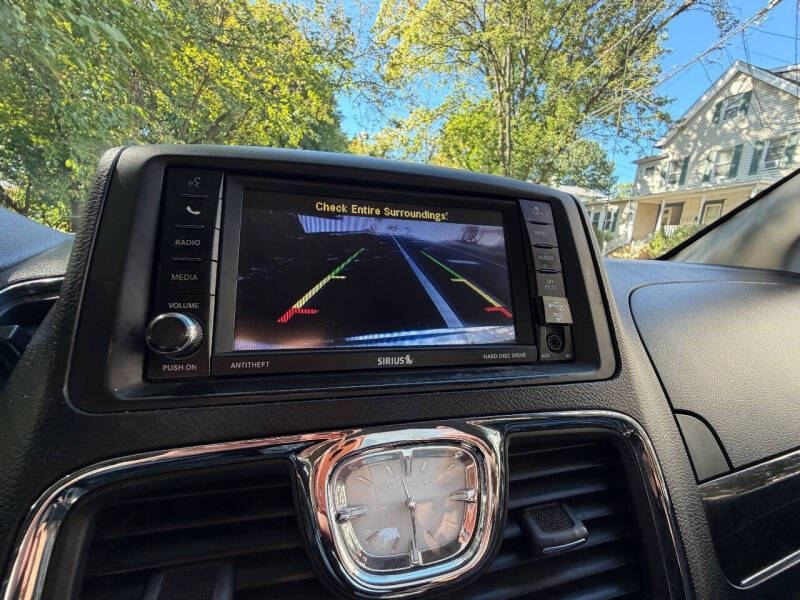 2014 Chrysler Town and Country Touring