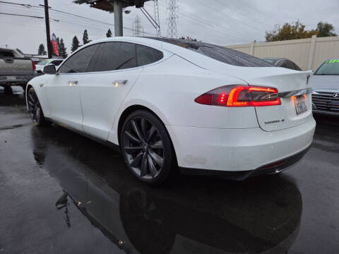 2013 Tesla Model S Performance