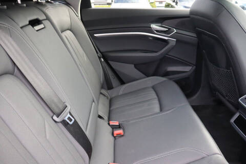 2021 Audi e-tron quattro Premium Plus