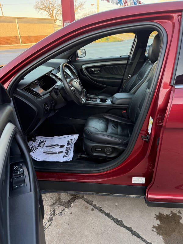 2018 Ford Taurus SEL