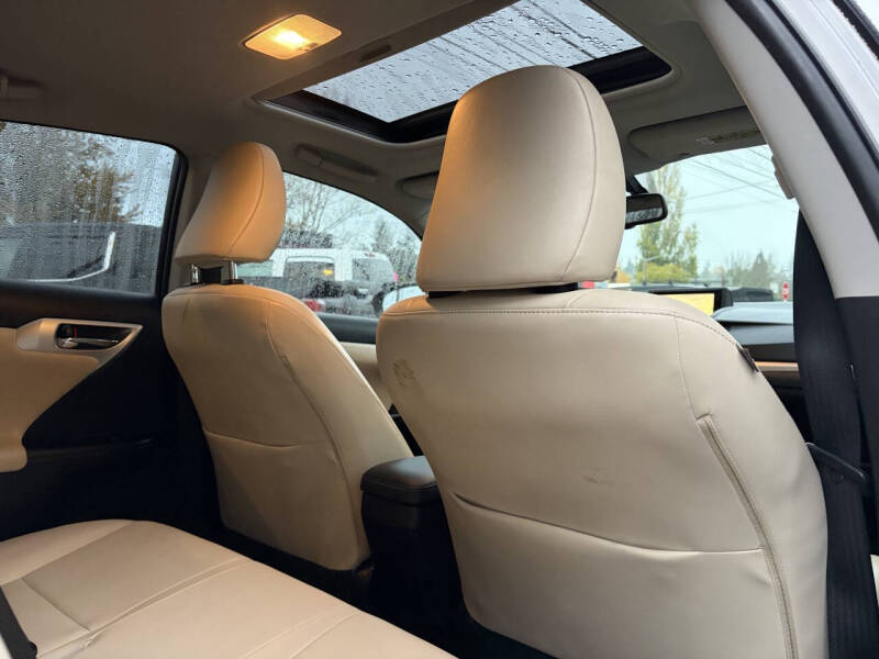 2011 Lexus CT 200h Premium