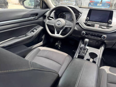 2022 Nissan Altima 2.5 SV