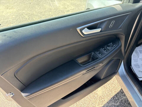 2021 Ford Edge SE