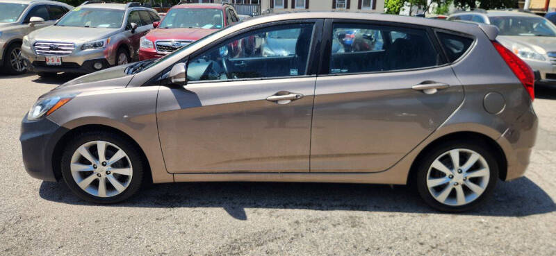 2013 Hyundai Accent SE