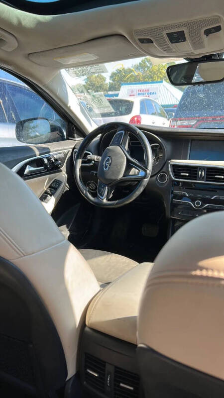 2017 Infiniti QX30 Premium