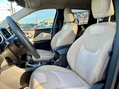 2016 Jeep Cherokee Sport