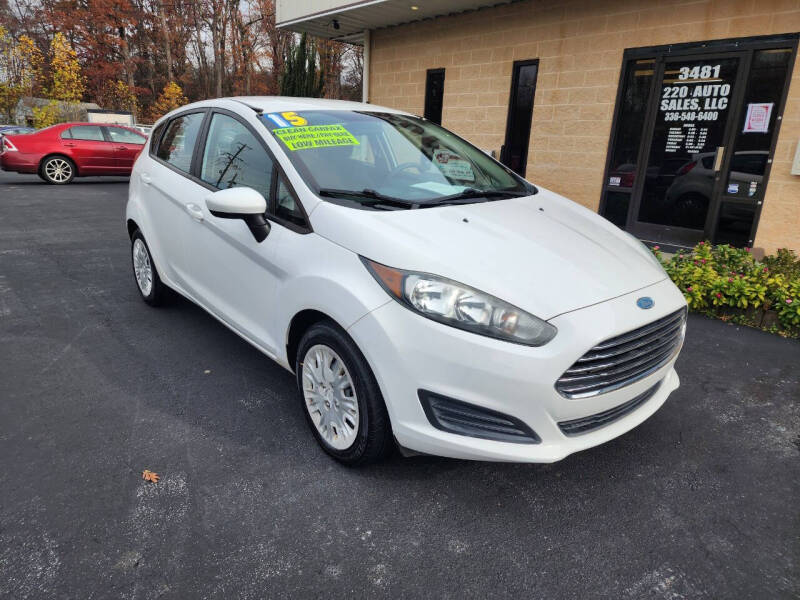 2015 Ford Fiesta S photo 3