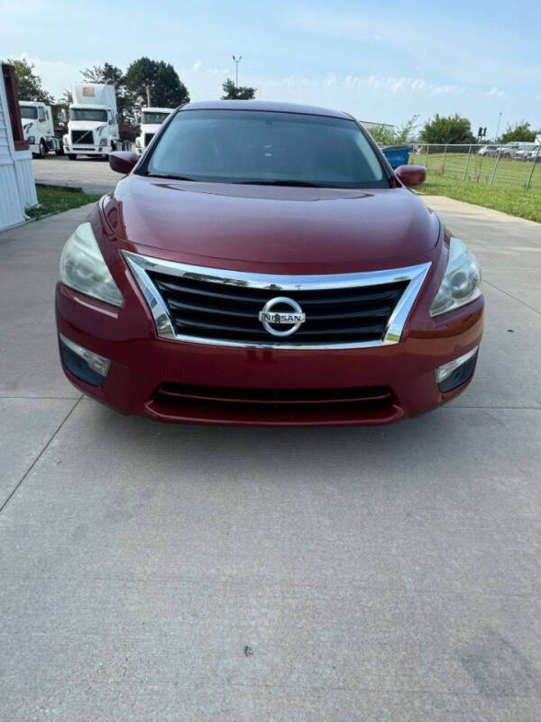 2013 Nissan Altima for sale at Carsland KC in Kansas City MO